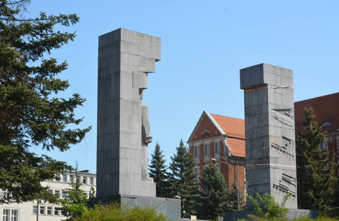 {Ministerstwo kultury podjęło decyzję ws. olsztyńskiego pomnika autorstwa Xawerego Dunikowskiego.}